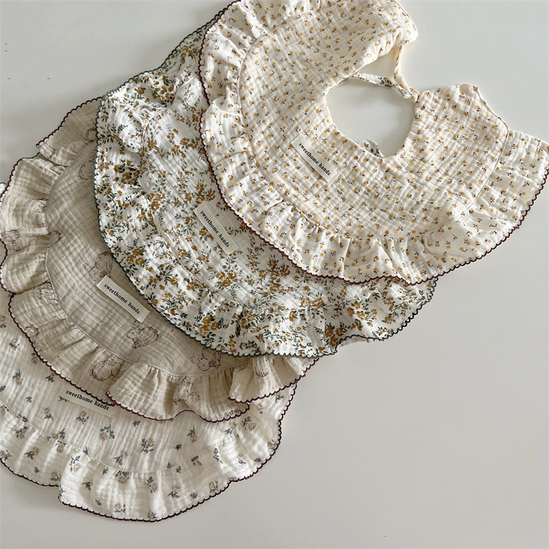 Бебешки лигавник от марля в корейски стил с флорални мотиви, печат, прежда 40, тегло 100–120 г, за бебета