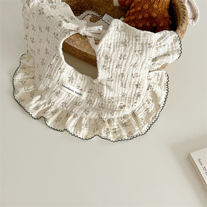 Бебешки лигавник от марля в корейски стил с флорални мотиви, печат, прежда 40, тегло 100–120 г, за бебета