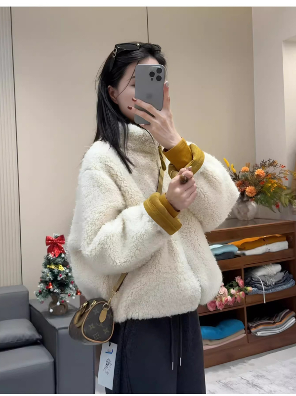 Jakna od umjetne ovčje vune sa blokovima boja, stojeći ovratnik, zip, debeli materijal