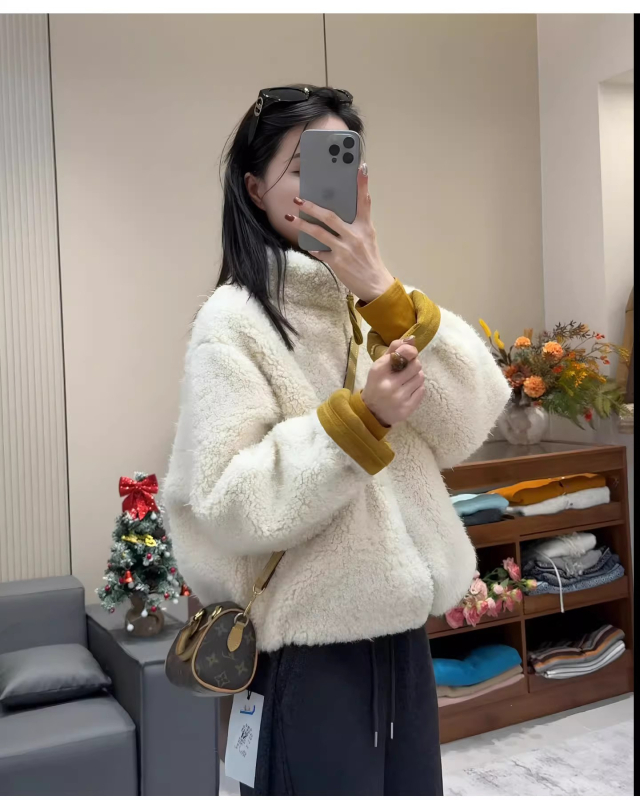 Jakna od umjetne ovčje vune sa blokovima boja, stojeći ovratnik, zip, debeli materijal