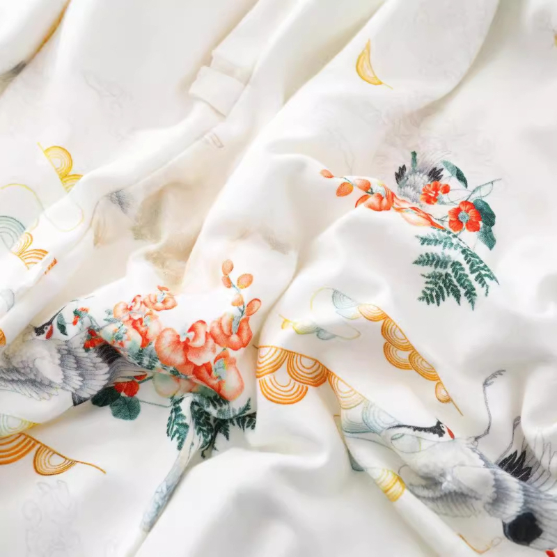 Babák és gyerekek számára készült hálózsák szétválasztott lábakkal, levehető ujjak, keresztcsontnál kapcsokkal, külső és bélés 95% pamut, töltet szintetikus rost