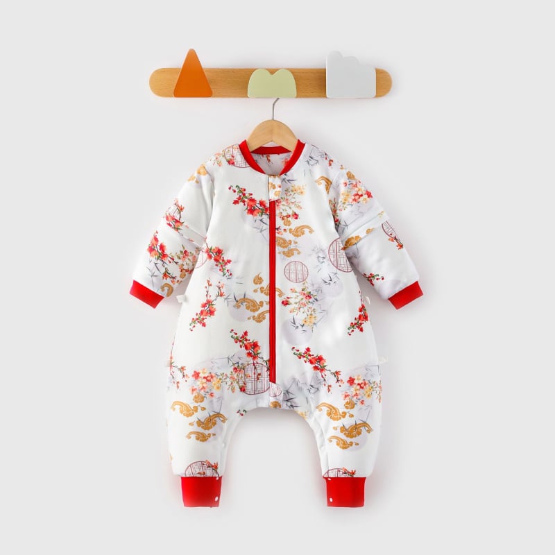 Babák és gyerekek számára készült hálózsák szétválasztott lábakkal, levehető ujjak, keresztcsontnál kapcsokkal, külső és bélés 95% pamut, töltet szintetikus rost