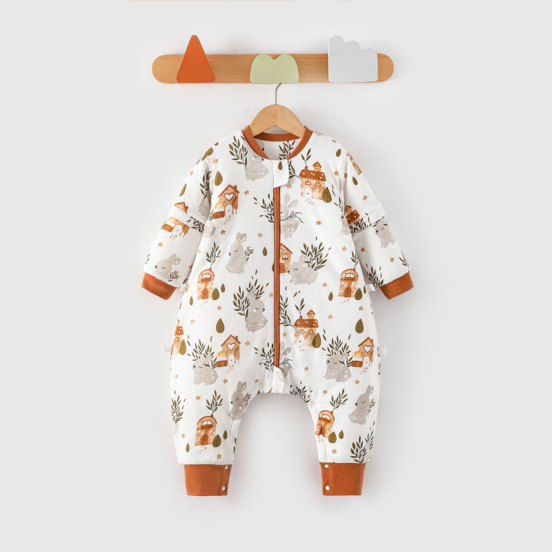 Babák és gyerekek számára készült hálózsák szétválasztott lábakkal, levehető ujjak, keresztcsontnál kapcsokkal, külső és bélés 95% pamut, töltet szintetikus rost