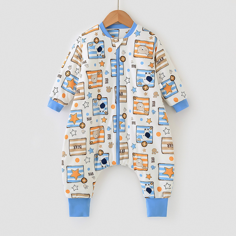 Babák és gyerekek számára készült hálózsák szétválasztott lábakkal, levehető ujjak, keresztcsontnál kapcsokkal, külső és bélés 95% pamut, töltet szintetikus rost