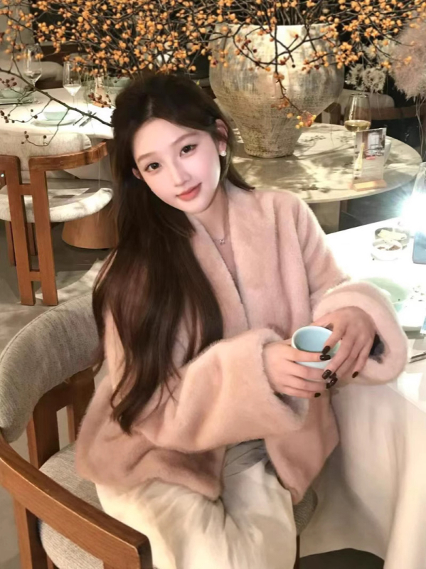 Női műszőrme kabát, V-nyakú, városi stílus, 2025 tél