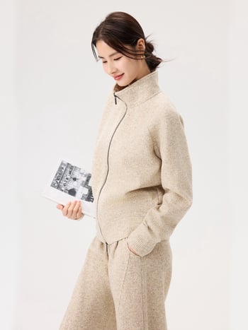 Női kardigán függőleges csíkokkal, vast anyag, laza szabás, hosszú ujjú, cipzárral záródó