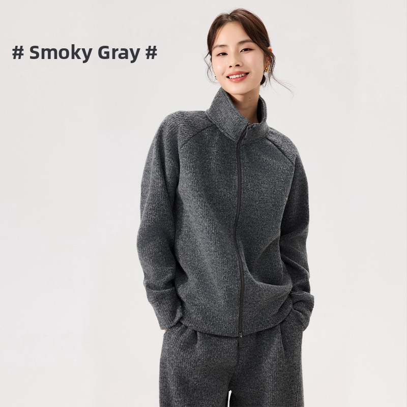 Női kardigán függőleges csíkokkal, vast anyag, laza szabás, hosszú ujjú, cipzárral záródó