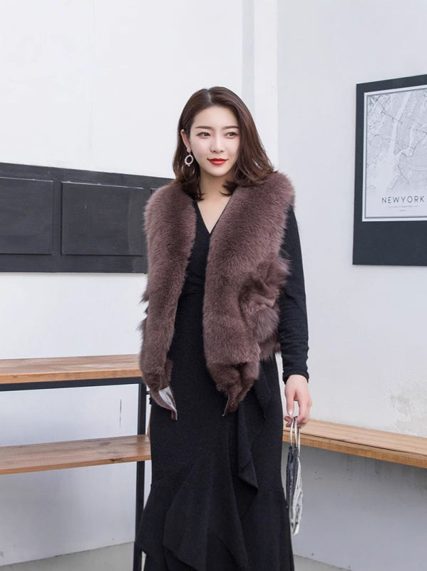 Krznena vesta od lisice, gotički gradski stil, V-izrez, duljina 50–65 cm, model 2025