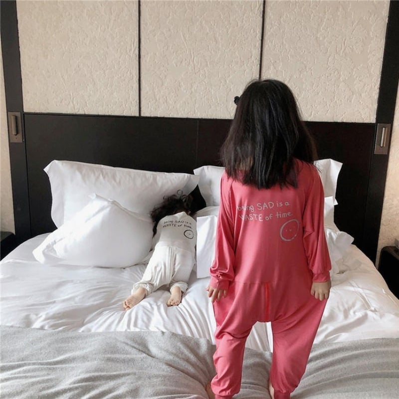 Бебешки пижами, едно парче спално облекло от модалова тъкан, тънък летен стил, спално гнездо с Anti-Kick Quilt, модерен минимализъм