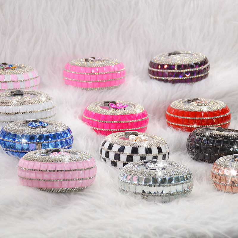 Преносим пепелник с капак, инкрустирани диаманти; метал, модерен стил, лукс; произход Zhejiang