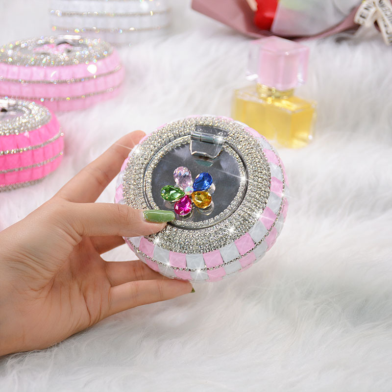 Преносим пепелник с капак, инкрустирани диаманти; метал, модерен стил, лукс; произход Zhejiang