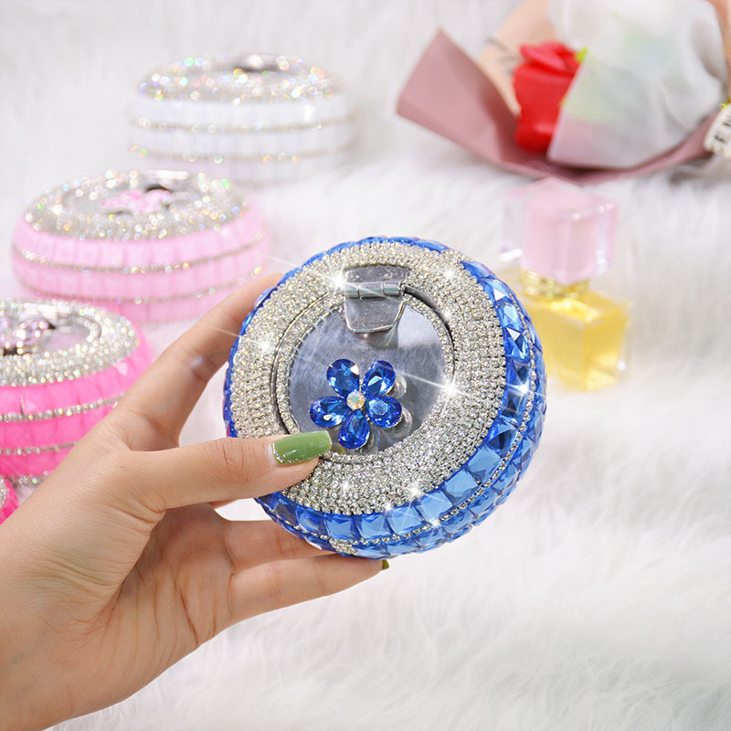 Преносим пепелник с капак, инкрустирани диаманти; метал, модерен стил, лукс; произход Zhejiang