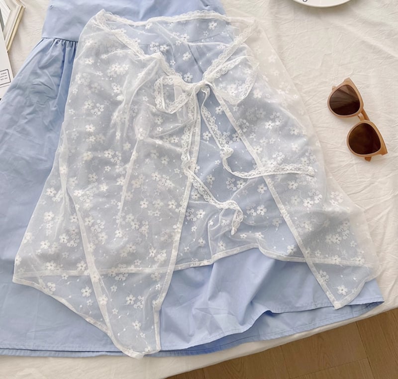 Φούστα bodycon – κορεατικού στυλ, κεντήματα με μικρά λουλούδια, ζώνη με κορδόνι; (Τύπος φούστας: bodycon; Κατηγορία: μισό-φούστα; Μήκος: κοντή; Υλικό: πολυεστέρας με μεταξένια γυαλάδα; Στυλ: εθνο-retro)