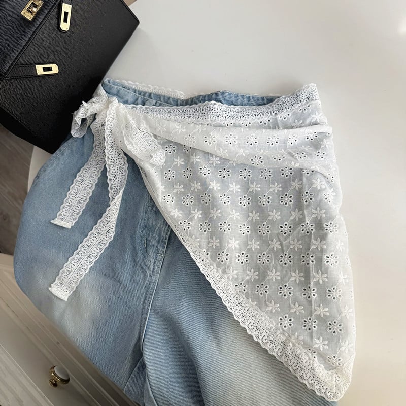 Φούστα bodycon – κορεατικού στυλ, κεντήματα με μικρά λουλούδια, ζώνη με κορδόνι; (Τύπος φούστας: bodycon; Κατηγορία: μισό-φούστα; Μήκος: κοντή; Υλικό: πολυεστέρας με μεταξένια γυαλάδα; Στυλ: εθνο-retro)