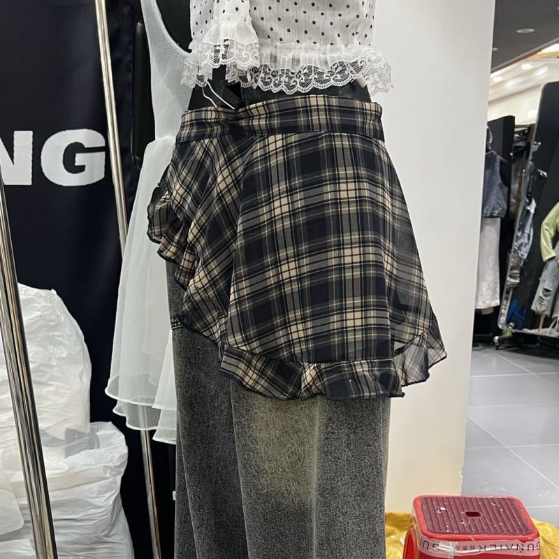 Φούστα bodycon – κορεατικού στυλ, κεντήματα με μικρά λουλούδια, ζώνη με κορδόνι; (Τύπος φούστας: bodycon; Κατηγορία: μισό-φούστα; Μήκος: κοντή; Υλικό: πολυεστέρας με μεταξένια γυαλάδα; Στυλ: εθνο-retro)