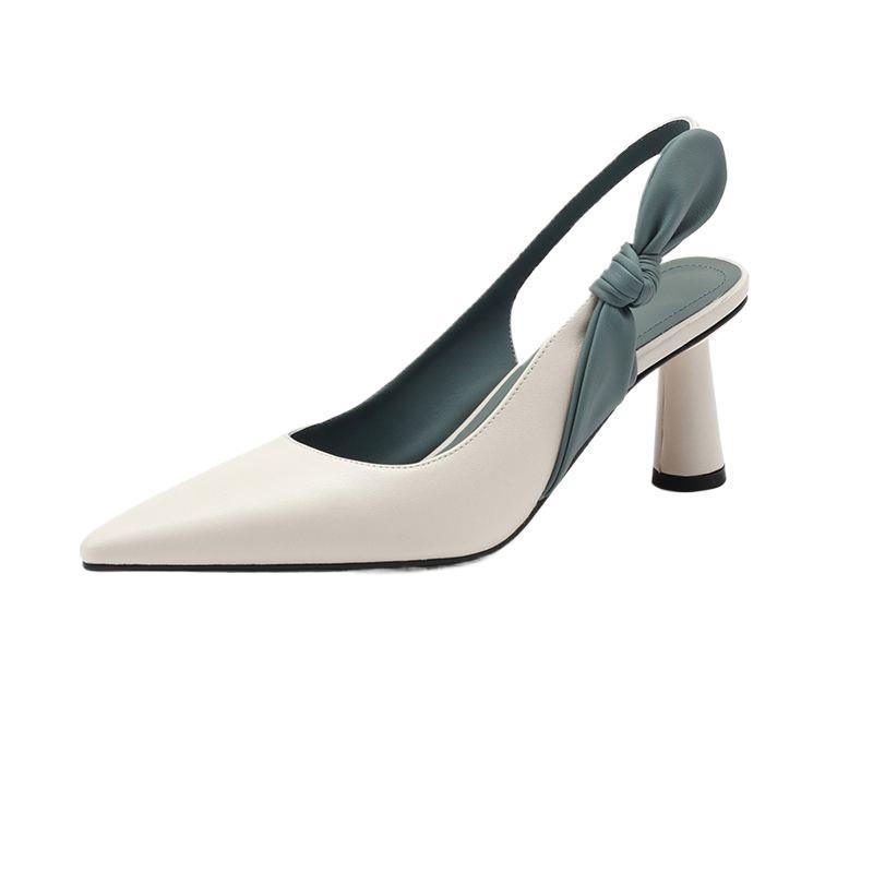 Sandale cu un breteu, partea superioară din piele split, vârf deschis, toc pană, talpă din cauciuc