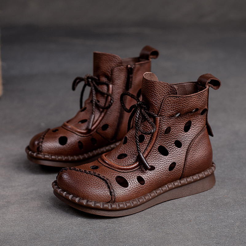 Női római stílusú szandál klínnel, kerek orrú, elülső pánt, felső rész top-grain marhabőrből, bélés disznó bőrből, talp teheneszsine, 3–5 cm klín