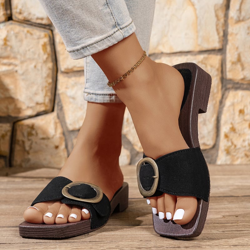 Női egypántos szandál — PU felsőrész, gumi talp, kúpos sarok, slip-on