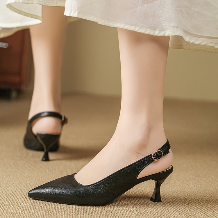 Sandale s otvorenim prstom, oštar nos, klinasti potpetica 3–6 cm, PU gornji dio i PU đon, moderni minimalistički stil