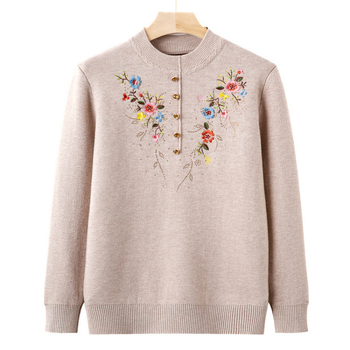 Дамски пуловер за есен-зима с бродирани флорални мотиви, велурено плетиво, полиестер 80-90%, кръгла яка, дълги ръкави, свободна кройка
