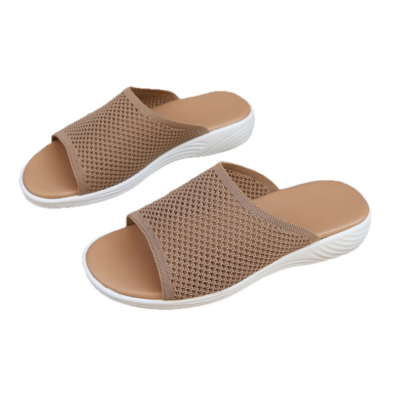 Egypántos szandál, nyitott lábujjú, textil felsőrész, hálós belső, gumi talp, wedge sarok 3 cm (Nyár 2026)