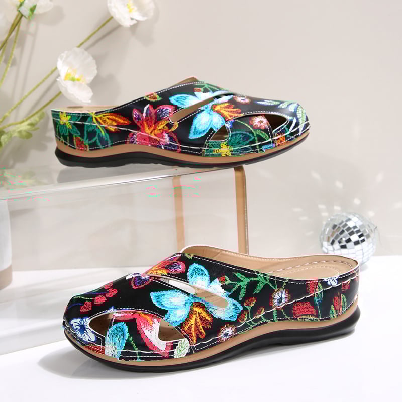 Női slip-on papucs zárt orrúval – PU felső rész és bélés, gumitalp, kerek orr, casual nyár 2025