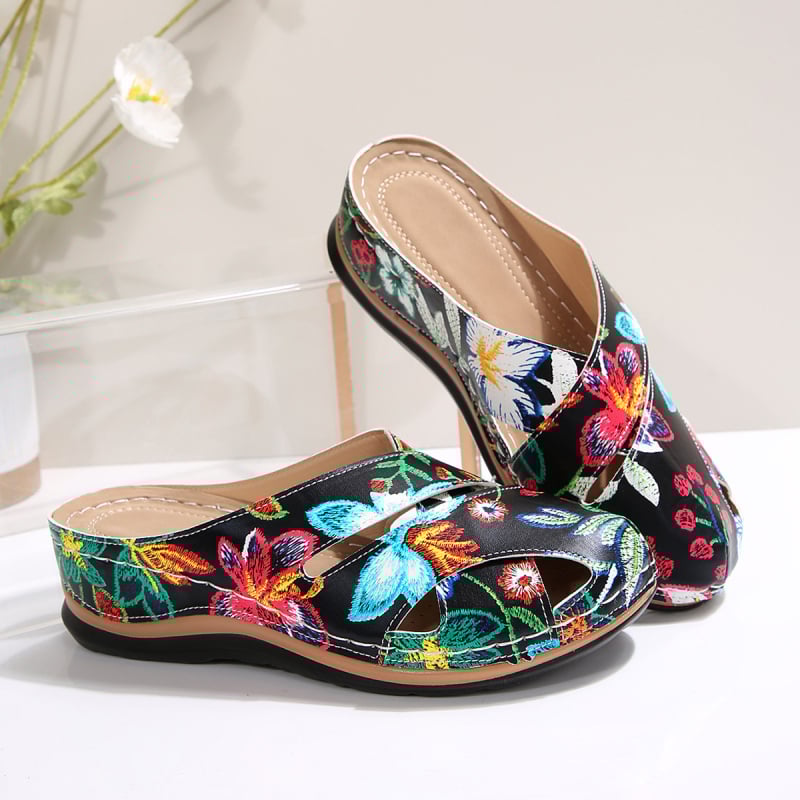 Női slip-on papucs zárt orrúval – PU felső rész és bélés, gumitalp, kerek orr, casual nyár 2025