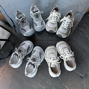 Ženske tenisice Dad Shoes: (prozračna mreža unutarnja, gornji dio od umjetne kože, gumeni potplat, vezanje, visina pete 3–5 cm)