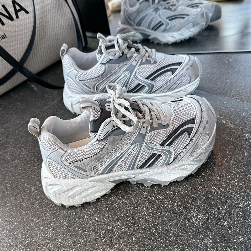 Ženske tenisice Dad Shoes: (prozračna mreža unutarnja, gornji dio od umjetne kože, gumeni potplat, vezanje, visina pete 3–5 cm)