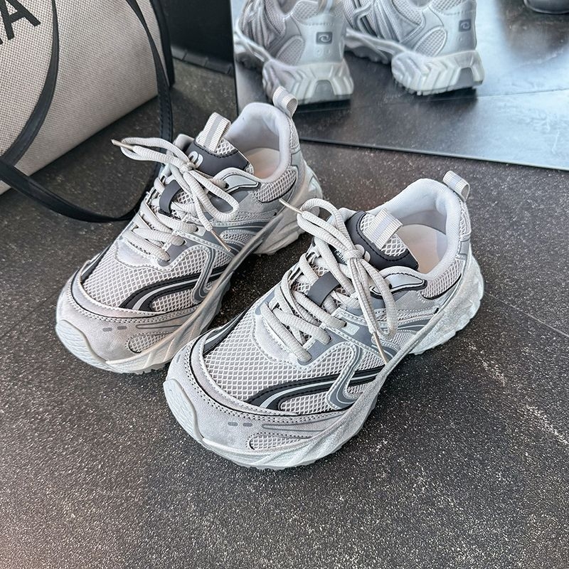 Ženske tenisice Dad Shoes: (prozračna mreža unutarnja, gornji dio od umjetne kože, gumeni potplat, vezanje, visina pete 3–5 cm)