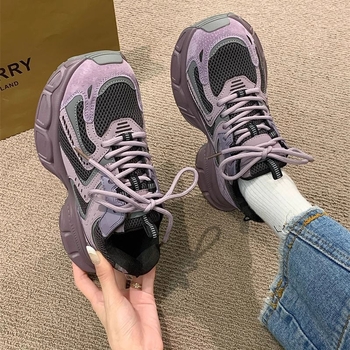 Pantofi Dad shoes cu partea superioară din PU artificial, respiranți, toc în clin de 3–5 cm, talpă din cauciuc turnată prin injecție