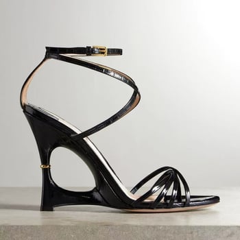 Γυναικείες δερμάτινες σανδάλια με λουρί και αγκράφα, λεπτό τακούνι στιλέτο πάνω από 8 cm, εσωτερικά από μαλλί προβάτου, εξωτερικά από γνήσιο δέρμα, στρογγυλή μύτη