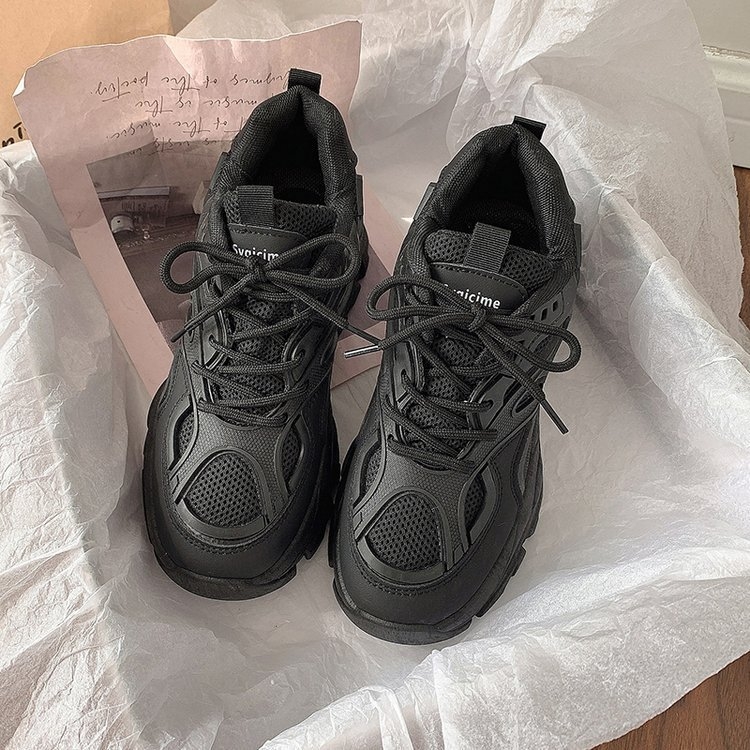 Ženske tenisice tipa daddy shoes s okruglim vrhom, gornji dio od PU i mrežice, vezanje sprijeda, srednja peta 3–5 cm, gumeni potplat