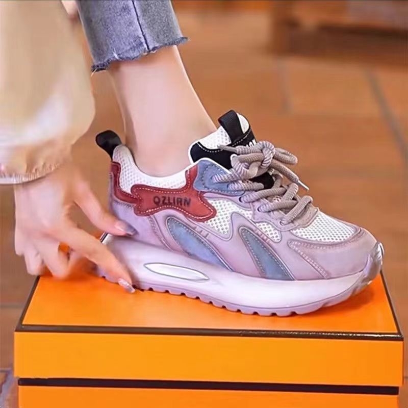 Ženske patike Dad sneakers s prozračnim mrežastim gornjim dijelom, 3–5 cm povećanje visine, okrugli vrh, vezanje, gumeni potplat