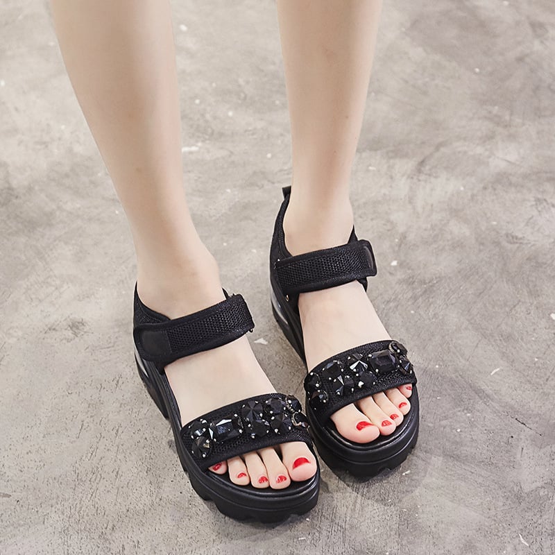 Női platformos szandál Velcro-zárással, textil felsőrész, talp Thermoplastic elastomerből, kúpos sarok