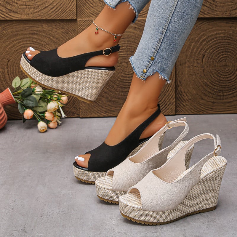 Σε απόθεμα Ρωμαϊκά σανδάλια με δάχτυλο σε σχήμα ψαριού, με κεκλιμένο υψηλό τακούνι και σόλα από καουτσούκ 9,9 cm