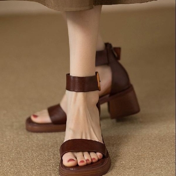 Γυναικείες ρωμαϊκές σανδάλες με ρετρό στυλ, πάνω μέρος από υπερ-ίνες, στρογγυλή μύτη, σόλα από καουτσούκ.