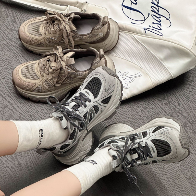 Ženski dad sneakers od prave kože, visina potplata 3–5 cm za povećanje visine, prozračna mrežasta unutrašnjost, gumeni potplat