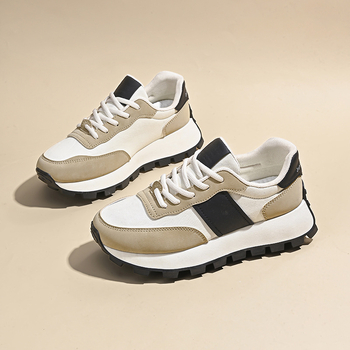 Platform cipő, koreai stílus, légies, 3–5 cm sarokmagasság, felső rész: szintetikus bőr, belső talp EVA, talp injektált PVC, zárás fűzőkkel, modell G6808