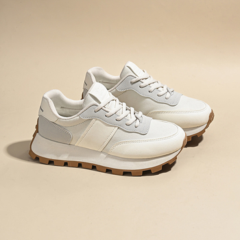 Platform cipő, koreai stílus, légies, 3–5 cm sarokmagasság, felső rész: szintetikus bőr, belső talp EVA, talp injektált PVC, zárás fűzőkkel, modell G6808