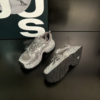 Női Velcro platformos sportcipő – alacsony felső rész, belső plüss bélés, mindennapi viseletre, melegen tart