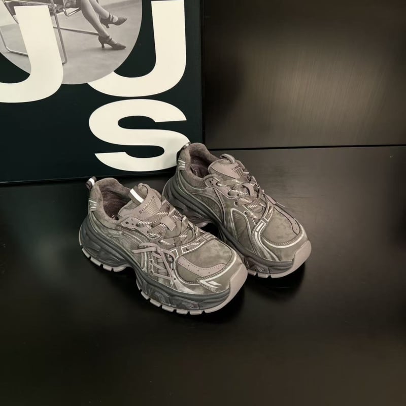 Női Velcro platformos sportcipő – alacsony felső rész, belső plüss bélés, mindennapi viseletre, melegen tart