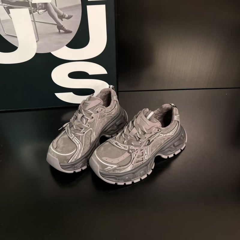 Női Velcro platformos sportcipő – alacsony felső rész, belső plüss bélés, mindennapi viseletre, melegen tart