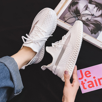 Női hálós sportcipő, gumírozott talppal, EVA talpbetéttel, 3–5 cm sarok, kerek orr