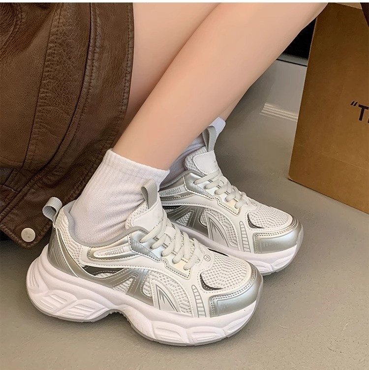 Női vastag talpú sportcipő - PU felső rész, kerek orr, EVA belső talp, gumitalp, sarokmagasság 3–5 cm