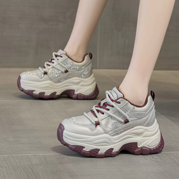 Női dad cipő belső 8 cm-es magasság növeléssel, valódi puha bőr felsőrész, gumihabos talp, koreai stílusú vastag talpú mindennapi cipő