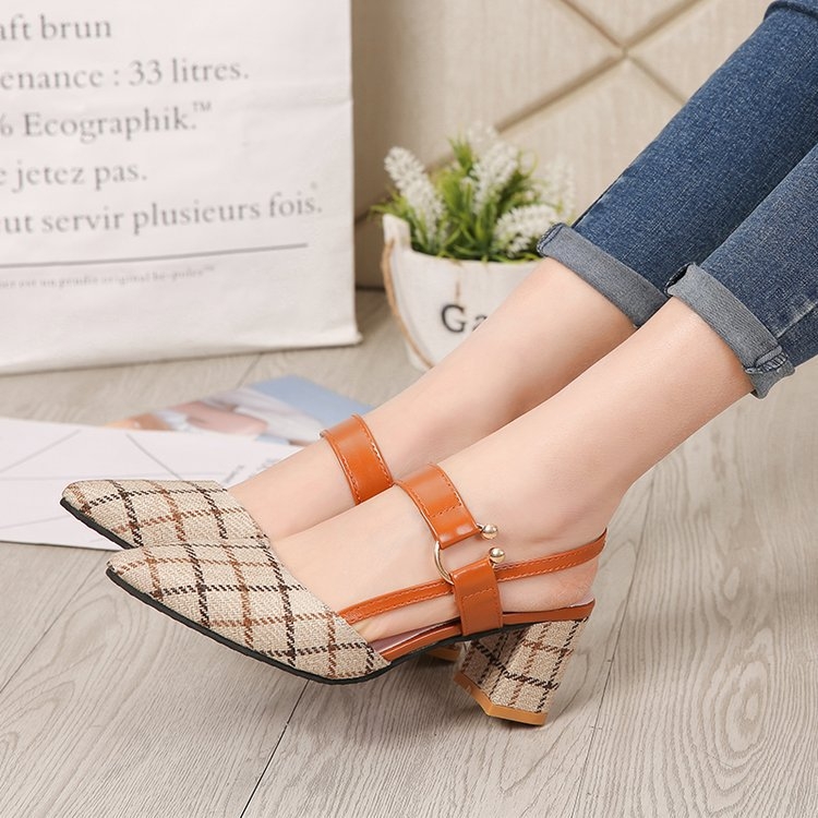 Casual sandale s oštrim prstom, denim gornji dio, kopča, srednja visina potpetice 3-5 cm