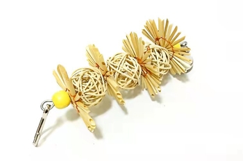 Jucării de papagali populare transfrontaliere pentru păsări mici și mijlocii, jucării de mestecat flori din iarbă naturală, jucării cu bile din ratan, accesorii pentru colivie