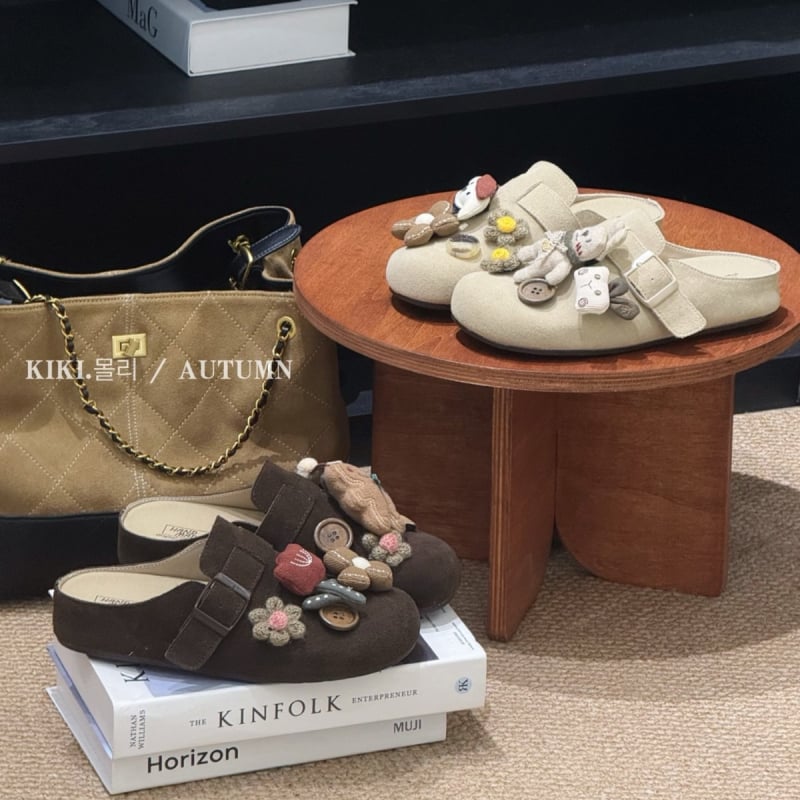 Női Birkenstock-stílusú cipő vastag talppal, felsőrész borjúbőr nubuk, gumi talp, rajzfilm mintázat, 3–5 cm magasságnövelés