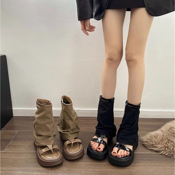 Római szandálok - sivatagi stílus, velúr felsőrész, platformos talp 3–5 cm, oldalsó cipzár, alacsony szár